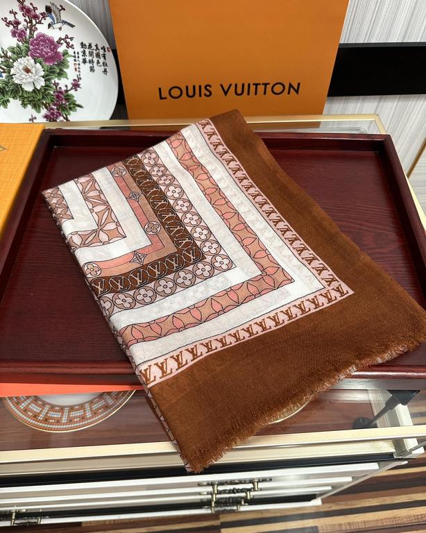 New LV home 2024 latest models   top design is too beautiful, truly awesome   [double-sided 300 support ring velvet long scarf]    physical genuinely beautiful   shawl with prints      regardless of the design of the air