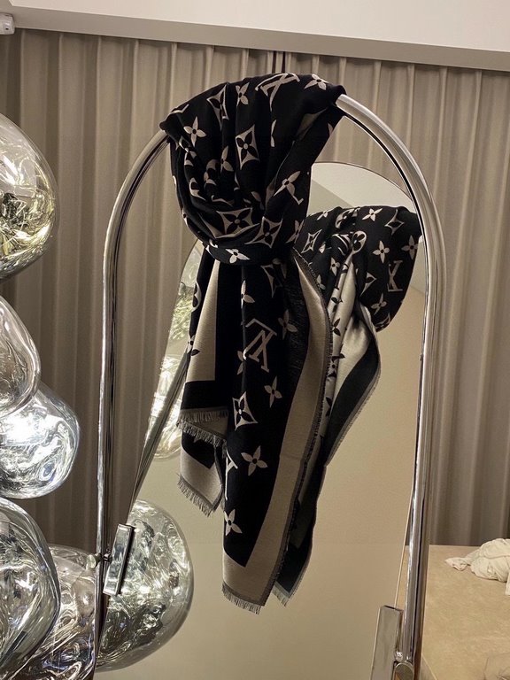 LV jacquard scarf truly awesome  original 11 customized   Miss LV long scarf taken from a fine, lightweight silk-wool blend, eye-catching presentation of the Monogram pattern and tasseled edges, and more Louis Vuitton lo