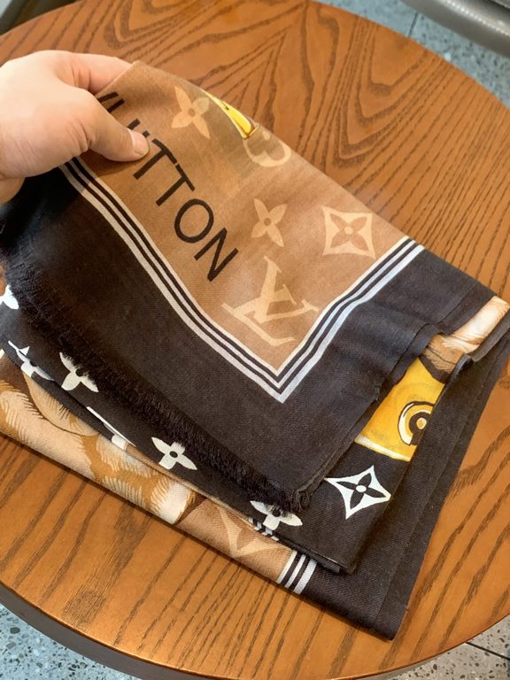 New on   really praise   donkey home new [L floral long scarf], convergence of Louis Vuitton elements Monogram flowers, LV letters, gradient color with cashmere fabric gorgeous texture, and ready-to-wear and accessories 