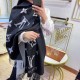 Louis Vuitton       High-end Rabbit Velvet Scarf Shawl The classic four-leaf clover motif with the soul of the brand LV motif The deep-rooted classic low-profile but releases the luxury and elegance Superb hand feel on t