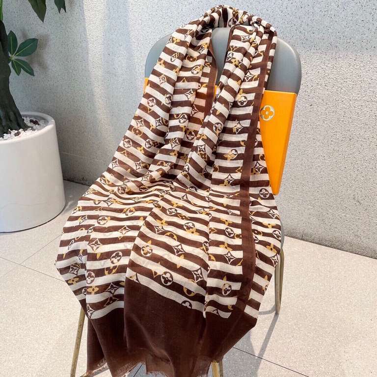 LV scarf truly awesome  original 11 customized   Miss LV long scarf taken from fine lightweight cashmere, eye-catching presentation of the Monogram pattern and tassel trim, but also the Louis Vuitton logo embellished bot