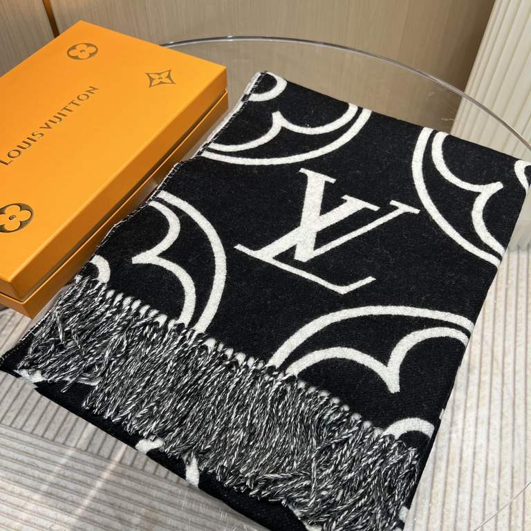 [The quality is super awesome, this price is truly super value to home! LV another fall and winter section scarf, old flower is LV's most fashionable design! The special thing about this section is that the style is Lv's