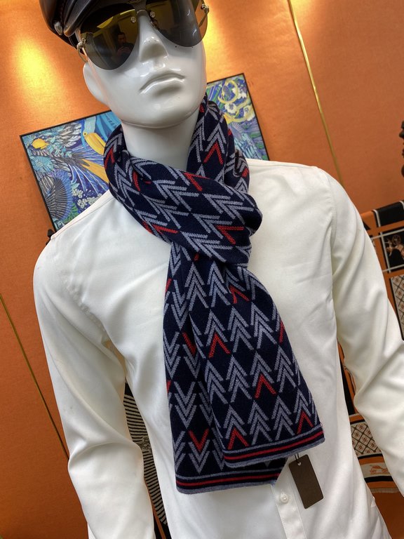 (LV) super fancy very stable    our men's scarves and buy and cherish ~ ~ ~ men's models are really few and far between, only a few models a year, are export orders so it is more difficult to meet. Men's things pay atten