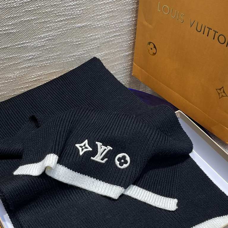 The LV Headline scarf is a testament to Louis Vuitton's meticulous craftsmanship, combining soft knit and fine detailing with floral Monogram embroidery in the corners and elegant wool for winter wear.200 x 35 cm100% cas