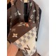 Original single authentic , LV counter new, foreign counter special. Scarf shawl, luxury atmosphere small qualifications   exquisite all the beautiful language used in it is not too much, the fashion mirror badge skillfu