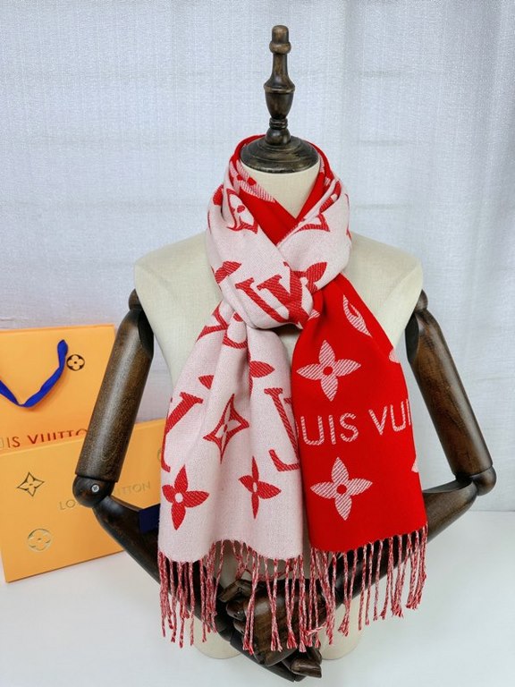 that   Simple letter combination2022 Counter New WoolSimply L's scarf amplifies the classic Monogram pattern across the entire width, illustrating the design heritage while brightening up the focus of everyday wear, with