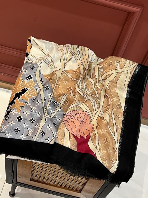 Will glow bright scarf 2023 spring new limited series popping to la LV original single authentic. Early fall staple models. Wear Le Tout Paris long scarf LV bags and the bottom of the logo rich details, more feminine cha