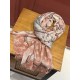 Will glow bright scarf 2023 spring new limited series popping to la LV original single authentic. Early fall staple models. Wear Le Tout Paris long scarf LV bags and the bottom of the logo rich details, more feminine cha