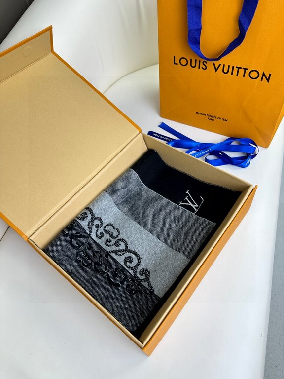 2023 Lv explosive new high-end men's scarf   [classic plaid jacquard] exclusive cattle   with ultra-high cashmere quality will be favored by this brand   This boutique is the market and its rare scarf knitting, low-key l