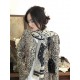 Fashionable and versatile! LV new old flower long scarf] A great item to enhance your temperament and taste! Four seasons must have! Really unbeatable and practical! Lv rare cashmere long scarf, ! Fabric feel really good