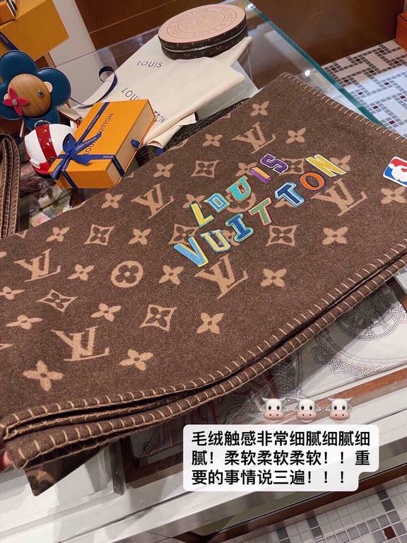 LV × NBA Letters blanket M 』 LV new limited edition NBA co-branded  destined to fire again ah! Blankets and cushions are really super recommended! Buy absolutely feel super value!!! The best channel!!! The Louis Vuitton 