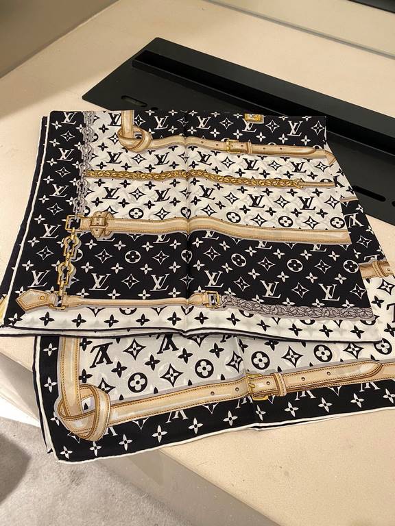 Lv...Chain flower.Lv2023 Counter sale models 9090  16 m top silk square scarf ...... 2 colors in stock... ...must-have items for air-conditioned rooms in spring and fall