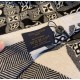 Original quality Royal hall of fame superb donkey! Autumn and winter counter in the sale of top cashmere knitted scarf. With exquisite simple pattern combination of classic LV pattern beautiful to the extreme really on t