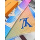 New models on   genuinely awesome   donkey home new [L gradient pattern 90] silk square scarf, convergence of Louis Vuitton elements Monogram LV letters, gradient color with silk fabrics gorgeous texture, and ready-to-we