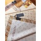 SLV2316 Original Lv [FALL FOR YOU] 90cm version, the square scarf celebrates 168 years of Louis Vuitton heritage with a Monogram pattern depicting Louis Vuitton's iconic and on-trend designs on top of the V logo.The LV V