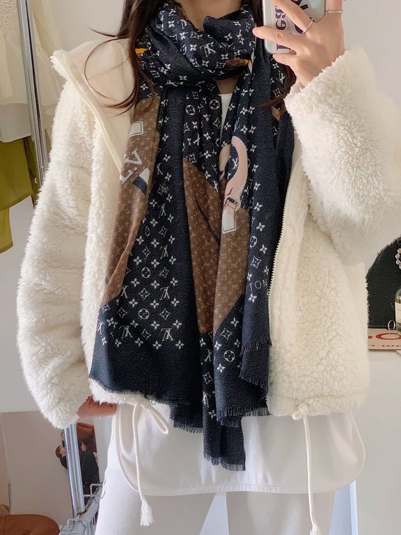 Will glow bright scarf 2023 spring new limited series popping to la LV original single authentic. Early fall staple models. Wear Le Tout Paris long scarf LV bags and the bottom of the logo rich details, more feminine cha