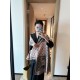 LV counter new, foreign counter special. Scarf shawl, luxury atmosphere small qualifications   exquisite all the beautiful language used in it is not too much, the fashion mirror badge skillfully combined in the scarf sh