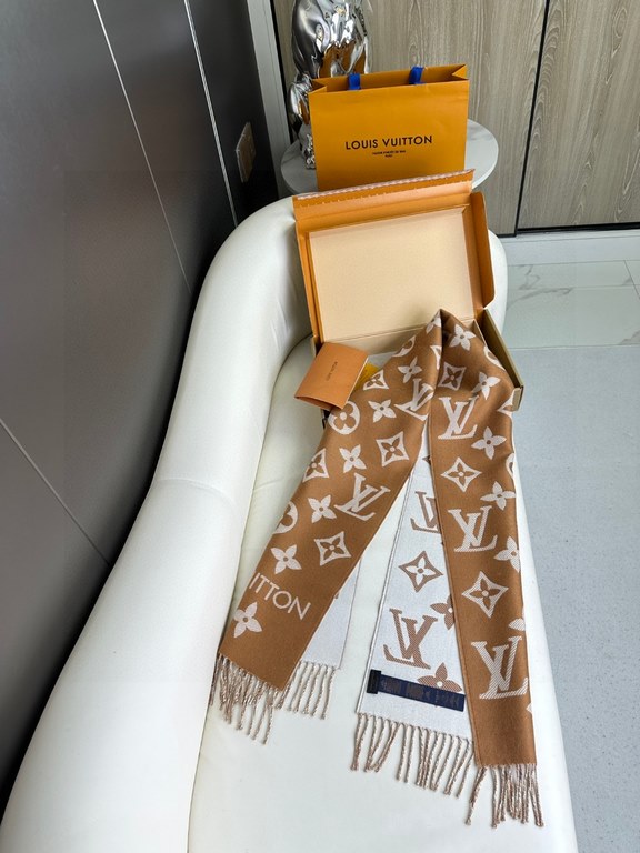 Price Complimentary picture counter with the same packaging!  LV newest models do not collision   chic super aura! The highest version of the whole network welcome to compare  !!!] The old flower shawl has a new feeling,