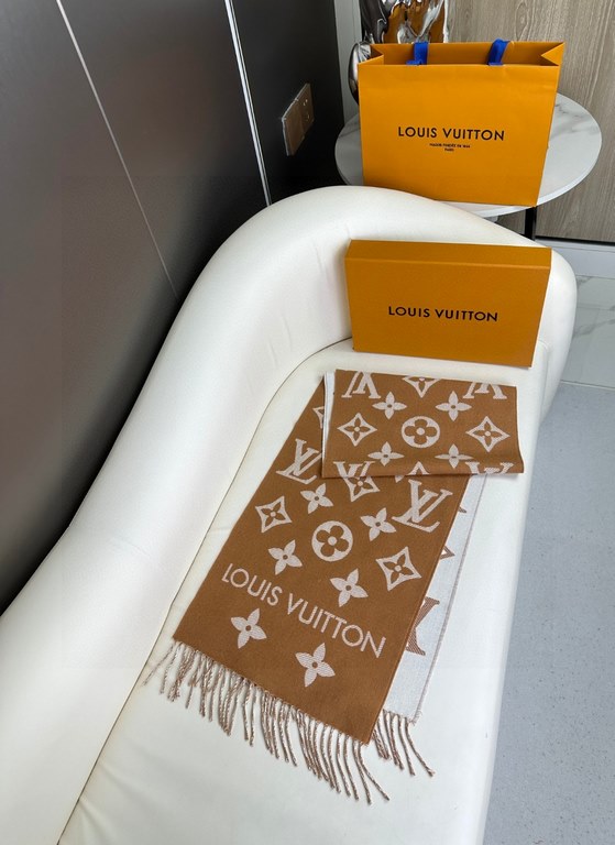 Price Complimentary picture counter with the same packaging!  LV newest models do not collision   chic super aura! The highest version of the whole network welcome to compare  !!!] The old flower shawl has a new feeling,