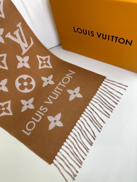 Price Complimentary picture counter with the same packaging!  LV newest models do not collision   chic super aura! The highest version of the whole network welcome to compare  !!!] The old flower shawl has a new feeling,