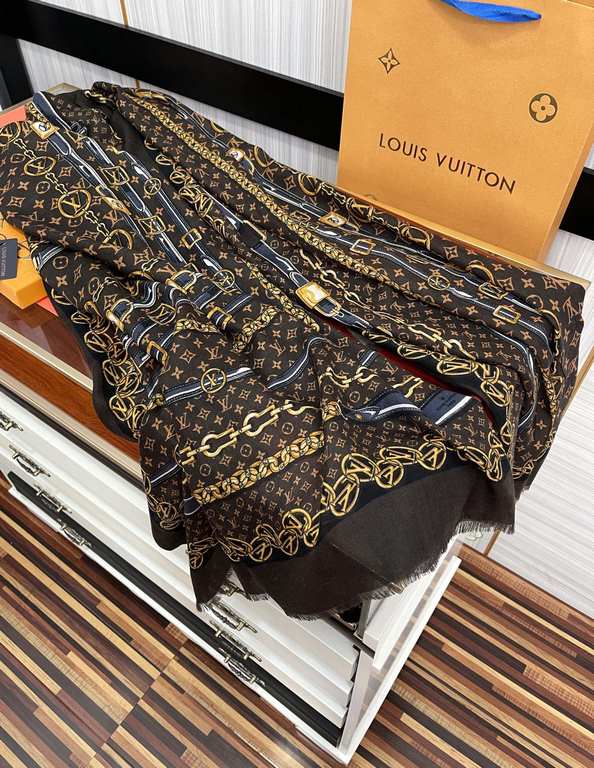 Price on the new LV home 2023 latest models   top design is too beautiful, truly awesome   [double-sided 300 support ring velvet long scarf]    physical genuinely beautiful   shawl with prints      regardless of the desi