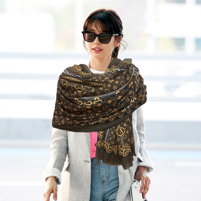 Price on the new LV home 2023 latest models   top design is too beautiful, truly awesome   [double-sided 300 support ring velvet long scarf]    physical genuinely beautiful   shawl with prints      regardless of the desi