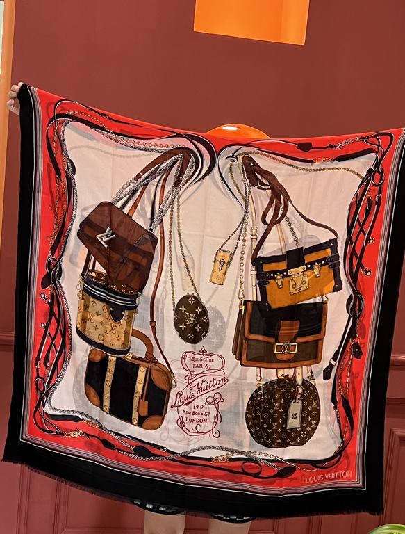 2023 Spring limited series of pop-ups arrived LV original single authentic. Early fall staple models. Wear Le Tout Paris long scarf LV bags and the bottom of the logo rich details, more feminine charm. The real hall of f