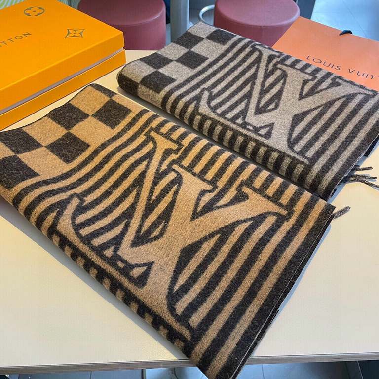 Price New on   Counter synchronization   Donkey's new [L Stripe Checkerboard Long Scarf] unisex, LV Gra price  hical scarf with striking stripes in the classic Damier pattern and oversized LV letters, with a rustic tasse