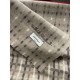 Ferragamo Salvatore Ferragamo stars with the same models, men and women with the same models of stripes latest models of cashmere scarf, striped design and black and white color collocation, let a person refreshing feeli