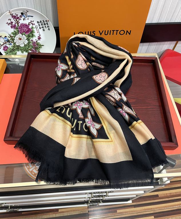 New 2023 LV [300 pcs cashmere long scarf] Physical genuinely beautiful   shawl with prints   regardless of the design of the airbrush are very well in place   details are visible   the entire scarf gives people a big bra