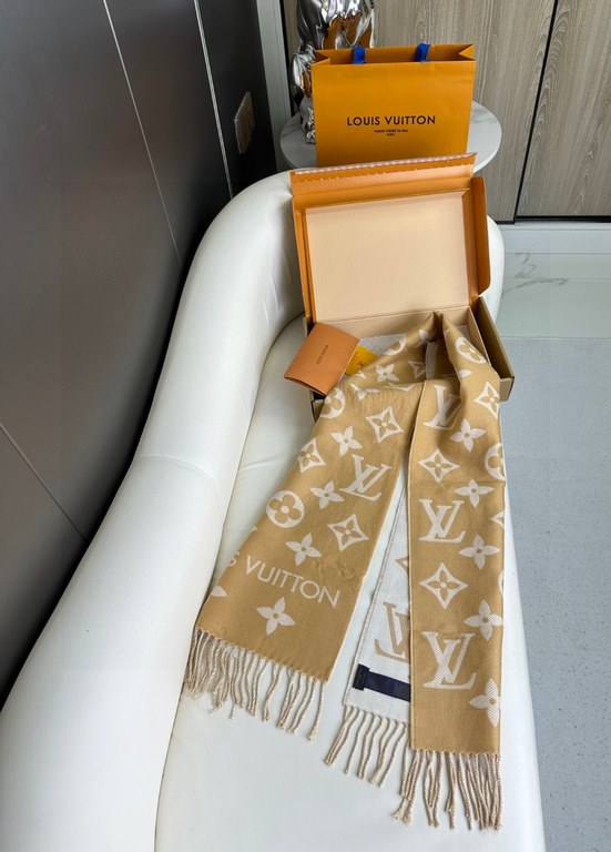 Price Complimentary picture counter with the same packaging!  LV newest models do not collision   chic super aura! The highest version of the whole network welcome to compare  !!!] The old flower shawl has a new feeling,