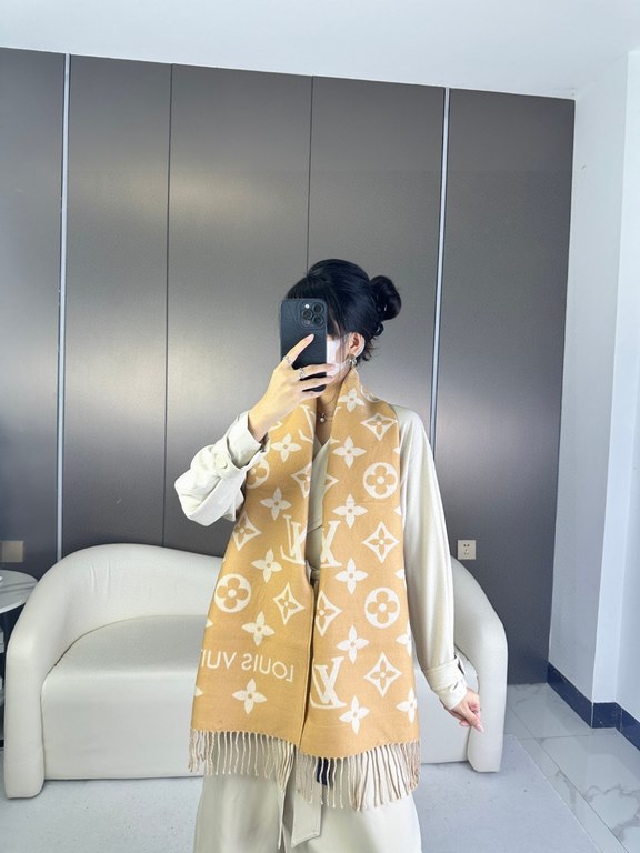 Price Complimentary picture counter with the same packaging!  LV newest models do not collision   chic super aura! The highest version of the whole network welcome to compare  !!!] The old flower shawl has a new feeling,