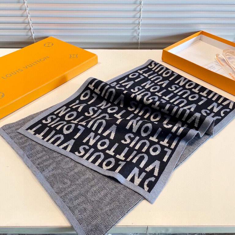 Price LV synchronized counter, high-end cashmere knitted scarf! Can be formal, can be casual, this knitting method is more difficult, and very costly yarn, double-sided color blocking! The process is very difficult! Defi