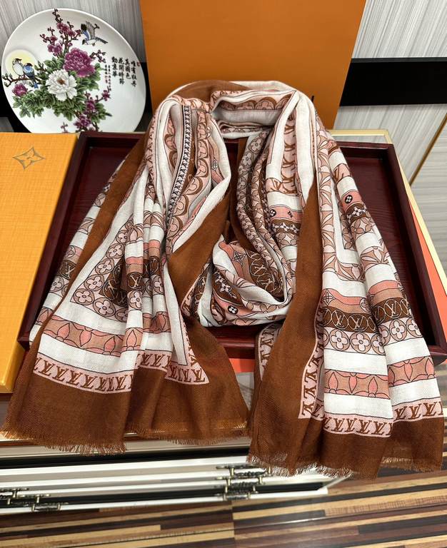 Price on the new LV home 2023 latest models   top design is too beautiful, truly awesome   [double-sided 300 support ring velvet long scarf]    physical genuinely beautiful   shawl with prints      regardless of the desi