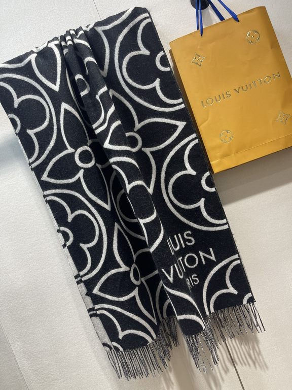 [The quality is super awesome, this price is truly super value to home! LV another fall and winter section scarf, old flower is LV's most fashionable design! The special thing about this section is that the style is Lv's