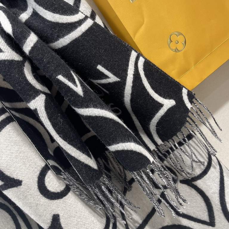 [The quality is super awesome, this price is truly super value to home! LV another fall and winter section scarf, old flower is LV's most fashionable design! The special thing about this section is that the style is Lv's