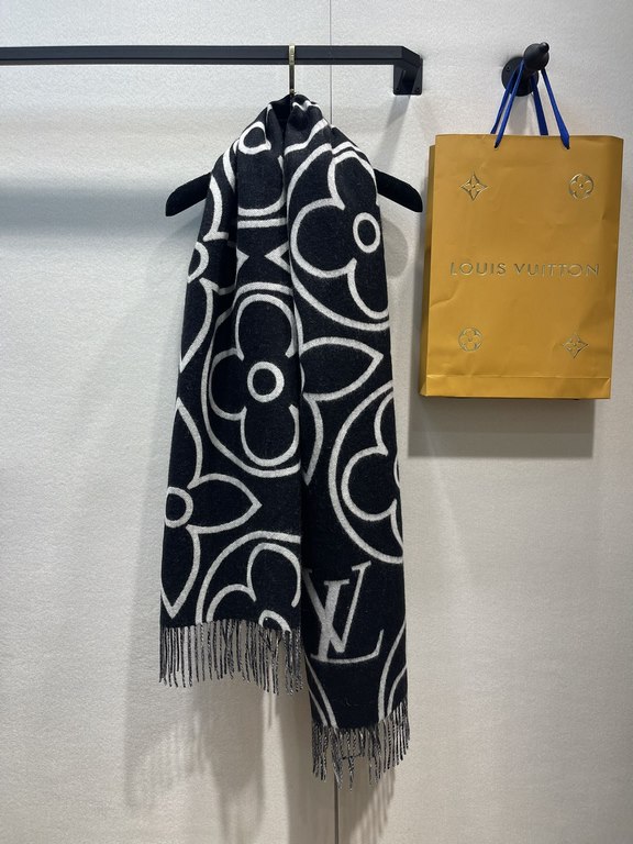 [The quality is super awesome, this price is truly super value to home! LV another fall and winter section scarf, old flower is LV's most fashionable design! The special thing about this section is that the style is Lv's