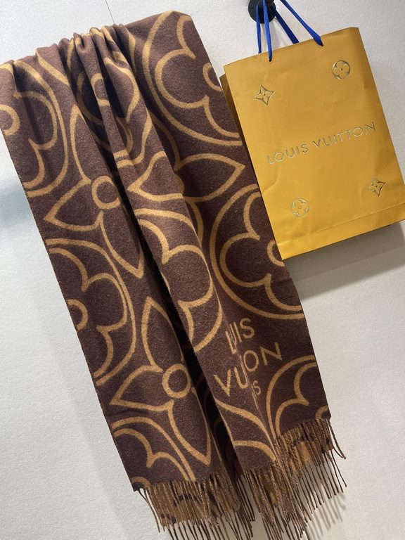 [The quality is super awesome, this price is truly super value to home! LV another fall and winter section scarf, old flower is LV's most fashionable design! The special thing about this section is that the style is Lv's