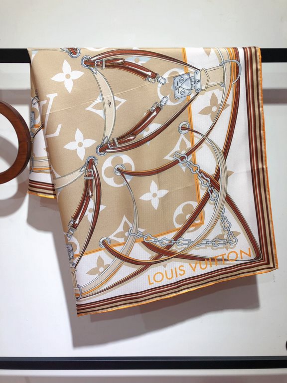 Price  SLV2306 Original Lv [ULTIMATE MONOGRAM] 90cm version, the square scarf interprets the brand's classic elements in a modern perspective. The large Monogram pattern spreads across the canvas, with straps, chains and