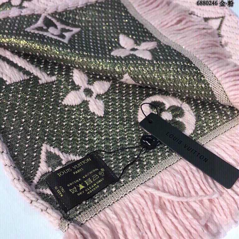 (Gold) LV top quality   physical shooting   LV Tang Yan same pop-up scarf   luxury atmosphere small qualification tone exquisite all the beautiful language used in it is not too much   the use of wool and silk double-lay