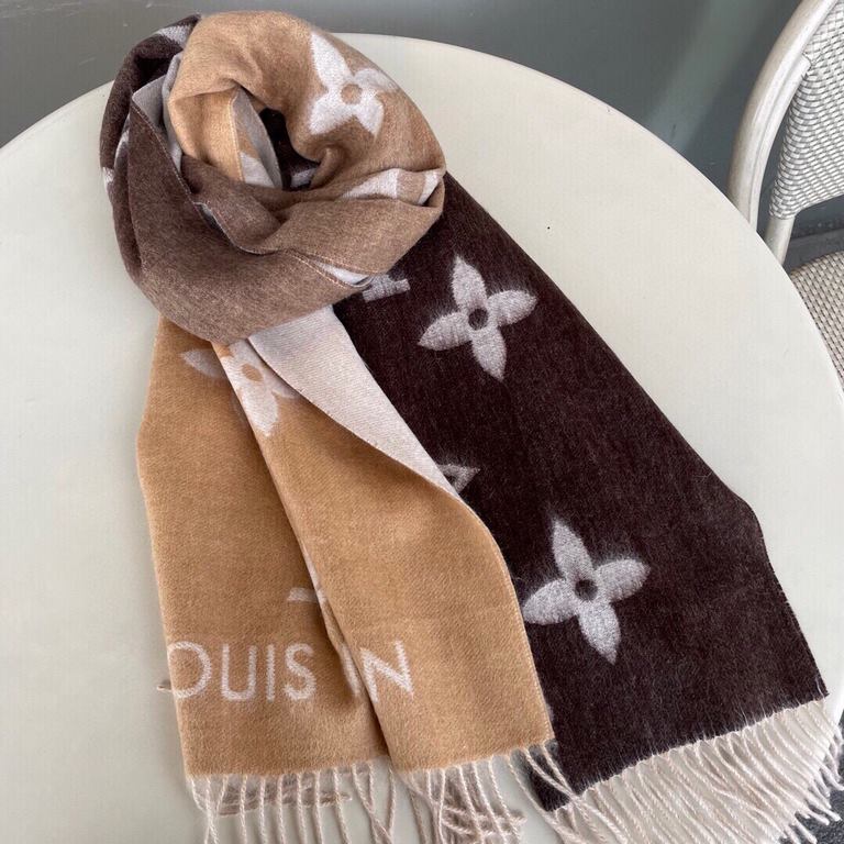 Louis Vuitton - REYKJAVIK GRADIENT Gradient Cashmere Scarf  official website 8500 LV can indeed be heirloom, so the classic in the classic, this scarf is based on the classic Louis Vuitton styles, two soft gradient color