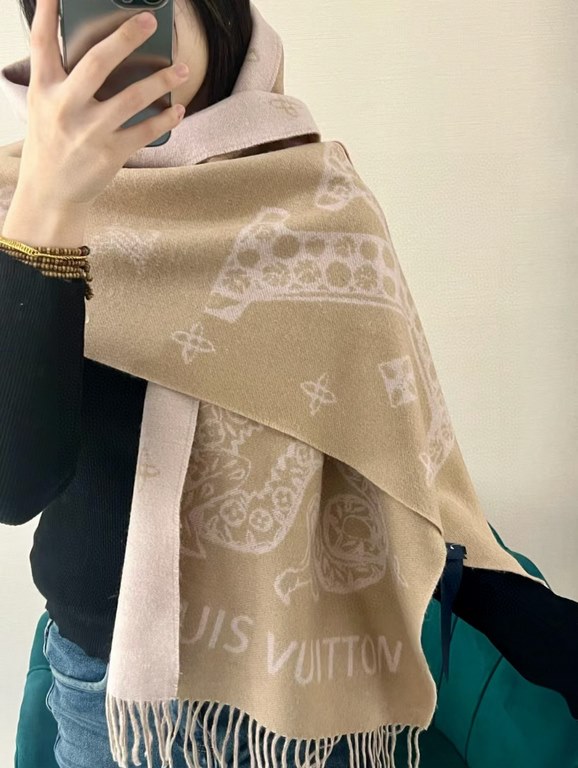 price  Scarf hot new   donkey family new models 『LV Dragon Year special models [Xiang Long double-sided long scarf] senior fashionable spirit!!!! Fashionable and temperament! LV this new year casual wear can be very flav