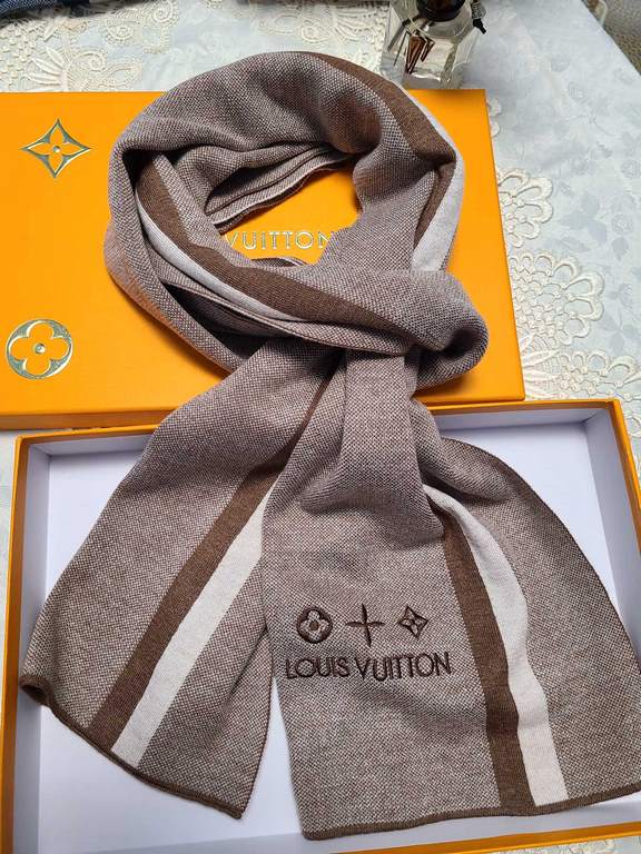 2020LV  Donkey family of men's scarves on the buy and cherish it - men's models are really few, only a few models a year, are export orders so it is more difficult to meet. Men's things are about less but fine, good-look