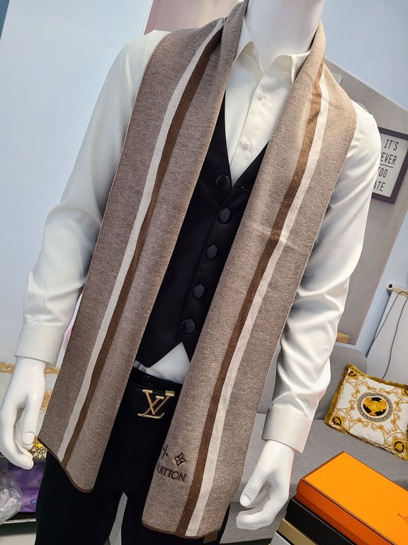 2020LV  Donkey family of men's scarves on the buy and cherish it - men's models are really few, only a few models a year, are export orders so it is more difficult to meet. Men's things are about less but fine, good-look