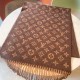 Price   [Louis Vuitton - double-sided gradient pattern] gradient jacquard classic design perfect, hidden lv logo, size is not too big and not too small especially good with the quality of super good high-end quality, hig