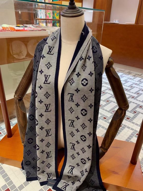 Price [  very stable! Synchronized counter, LV men's high-end cashmere scarf! Can be formal, can be casual, very Classical men's design. This weaving method is more difficult, and very costly yarn, double-sided four colo