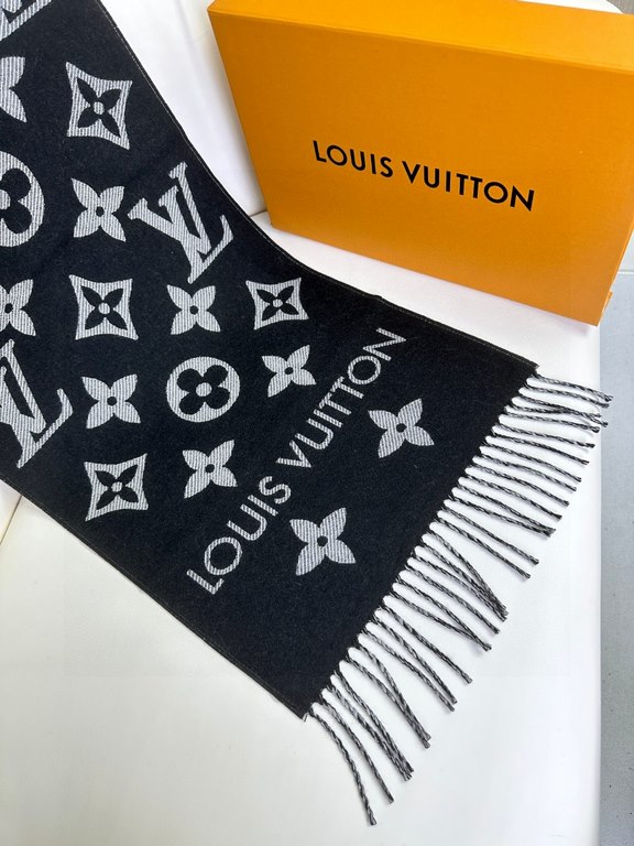 Price Complimentary picture counter with the same packaging!  LV newest models do not collision   chic super aura! The highest version of the whole network welcome to compare  !!!] The old flower shawl has a new feeling,