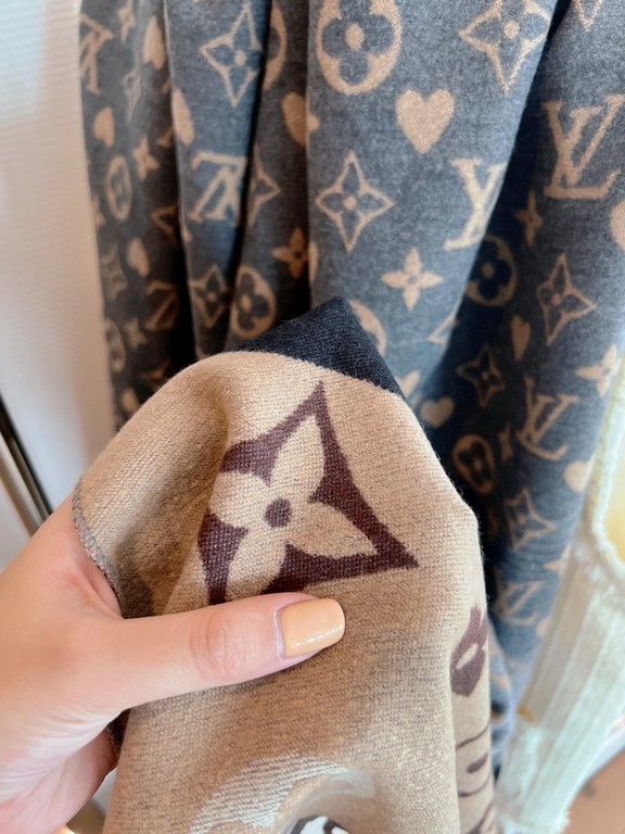 LV [RISING CONFIDENTIAL BB BANDEAU   The classic Monogram love series has been the donkey's home staple, every year will come out with a small change, this that is the Monogram version! Gradient color matching is too goo