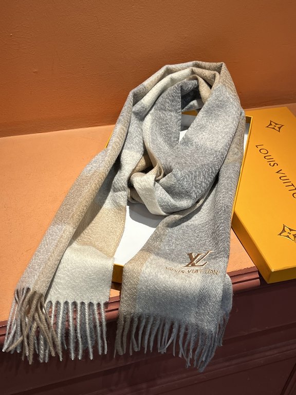 Price   heavy recommended  LV new - couple models cashmere scarf   perfect selection of superior cashmere fibers, time-consuming and exhausting, and then soaked in clear spring water polyester, so that cashmere fibers pr