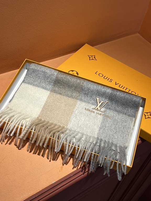 Price   heavy recommended  LV new - couple models cashmere scarf   perfect selection of superior cashmere fibers, time-consuming and exhausting, and then soaked in clear spring water polyester, so that cashmere fibers pr